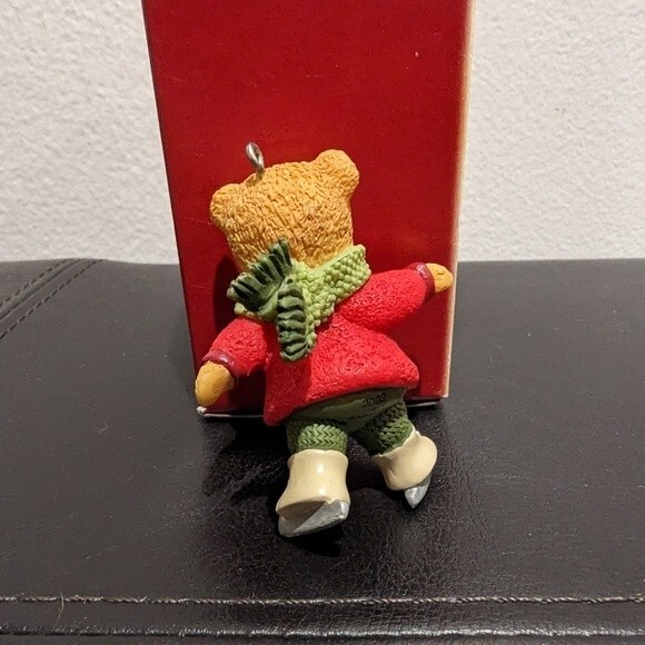 Set Snow Cub Club Hallmark Ornaments Teddy Bear Dexter Next & Gracie Skates 2002 - Picture 9 of 11